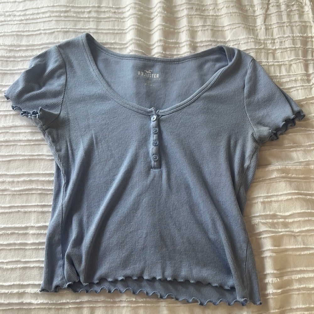 hollister tee